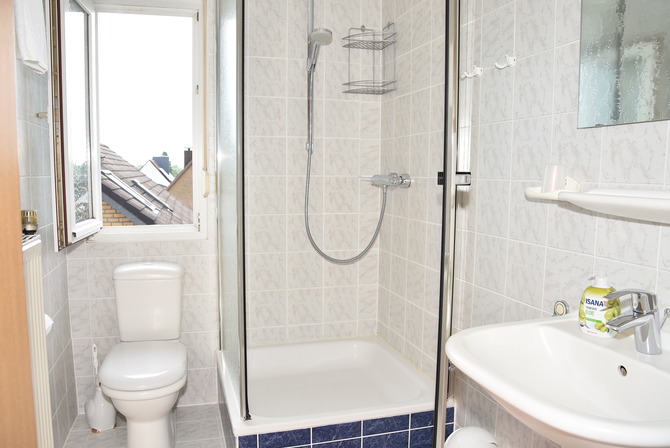 Ferienwohnung in Heiligenhafen - Jan&szlig;en - Dusche mit WC