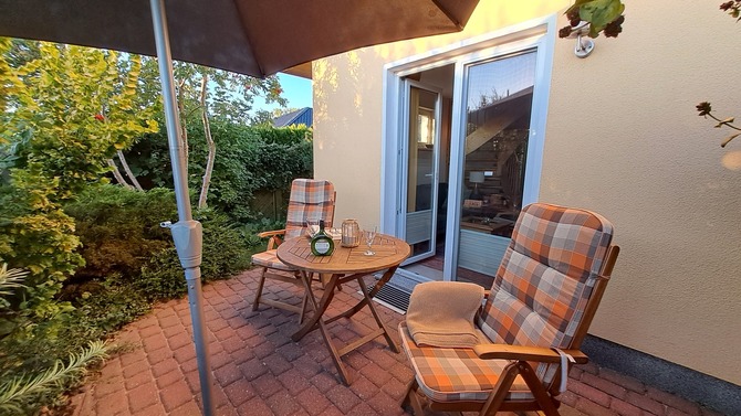 Ferienhaus in K&uuml;hlungsborn - Schlehdornhaus - Terrasse