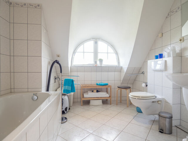 Ferienwohnung in Wiek - Kapit&auml;nshaus Kittler - Sehnsucht - FeWo 1.OG - DG - Bild 16