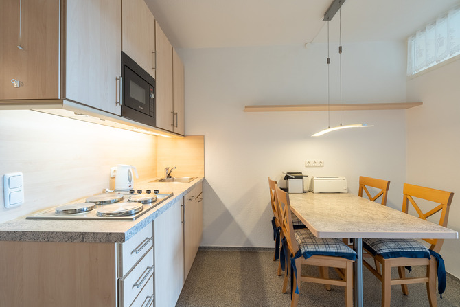 Ferienwohnung in Dahme - Haus Berolina, App. 228 Kurts - K&uuml;che mit Essplatz f&uuml;r 4 Personen