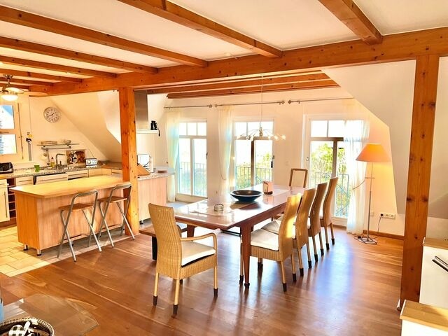 Ferienhaus in Garz - Familienferienhaus R&uuml;genbrise - Gemeinsames Urlauben mit Steg und Boot auf R&uuml;gen - alles inklusive und 5 B&auml;der - Bild 2